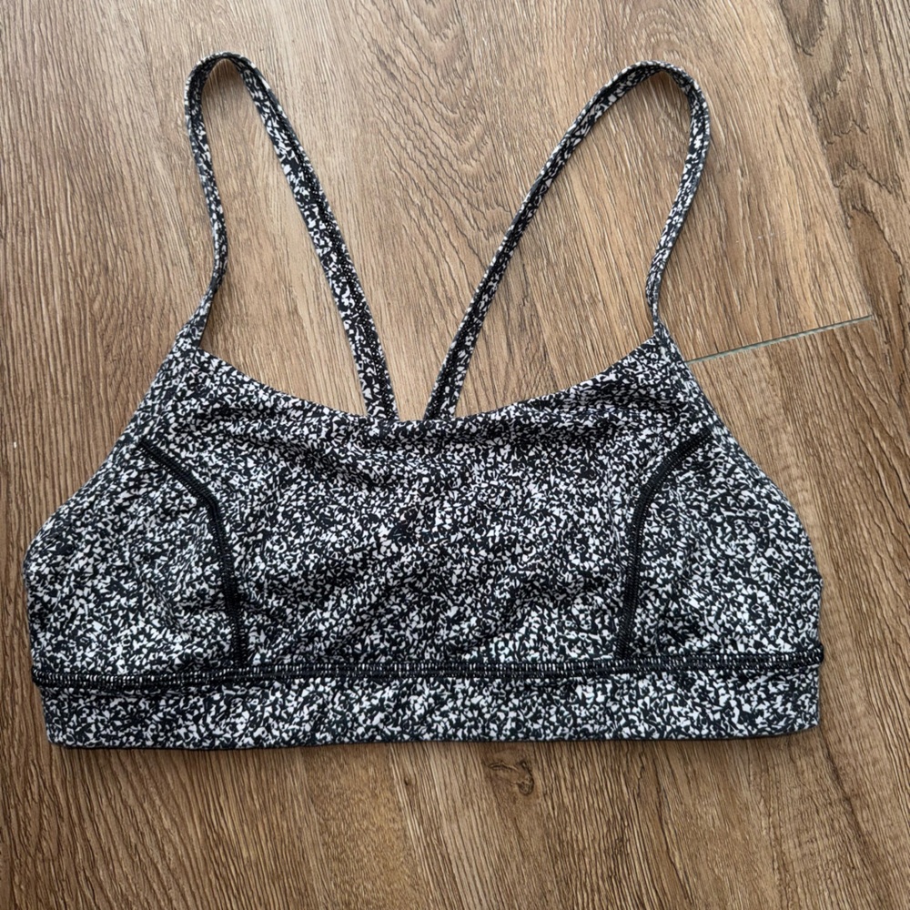 Lululemon Rise and Run Bra - Size 6